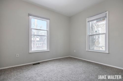 506 Dickinson St, Grand Rapids MI 49507-2605 exterior