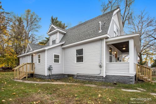 409 Washington Ave, Meskegon MI 49441-2472 exterior