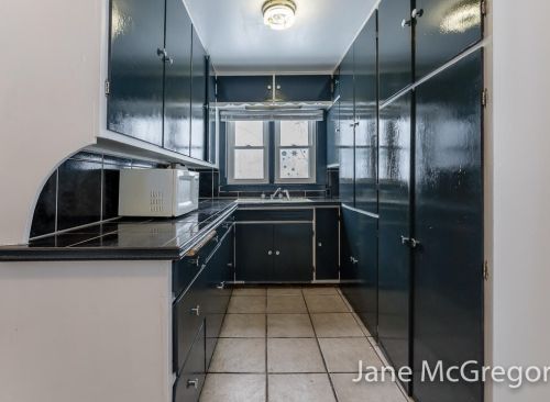 709 Apple Ave, Meskegon MI 49442-3648 exterior