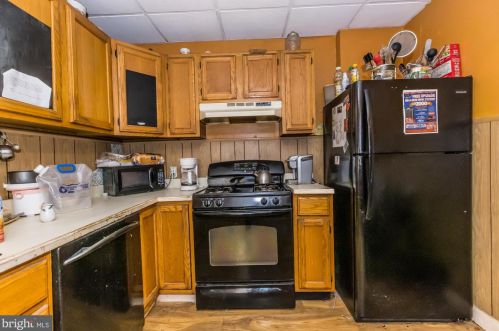 1238 Maple St, Pottstown PA 19464-5822 exterior