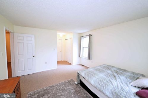 46 Lehavre Ct, Trenton NJ  08619-4723 exterior