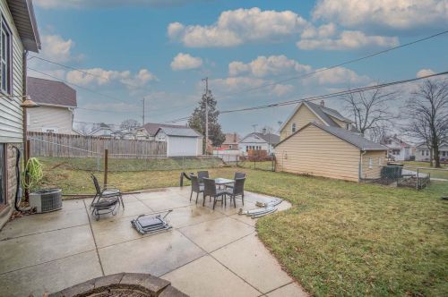 1632 94th St, Milwaukee WI  53214-4113 exterior