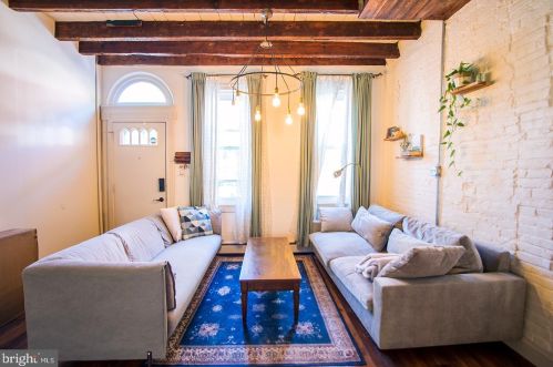 940 4th St, Philadelphia PA  19147-4104 exterior