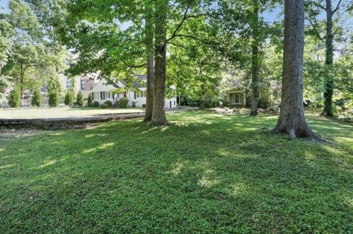 3631 Kingsboro Rd, Atlanta GA  30319-1312 exterior