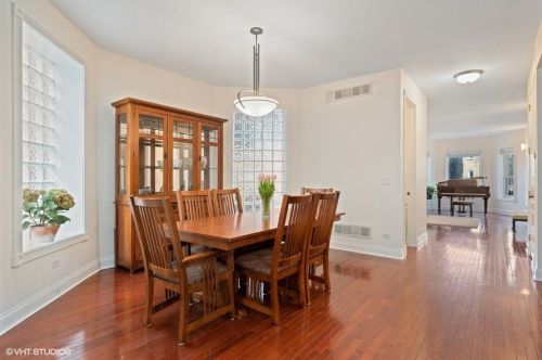 3705 Magnolia Ave, Chicago IL 60660-1496 exterior