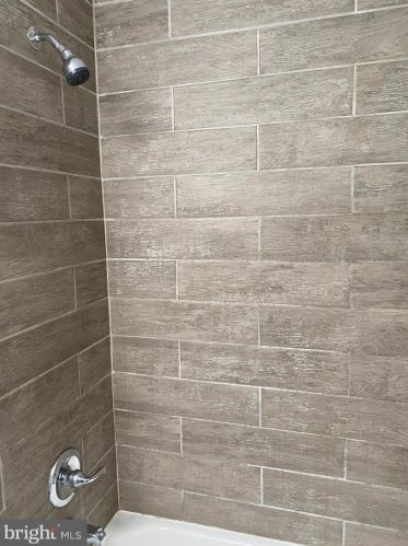 5306 Glenloch St, Philadelphia PA 19135-2718 exterior