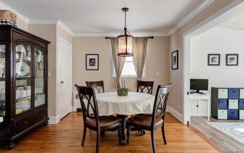 16 Quebec Dr, Huntington Station NY 11746-3872 exterior