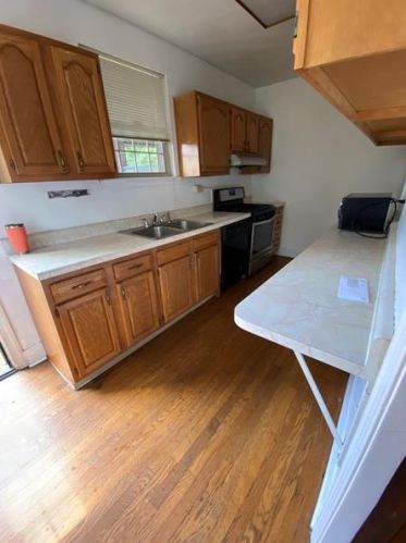 5503 5th Ave, Pittsburgh PA  15232-2301 exterior