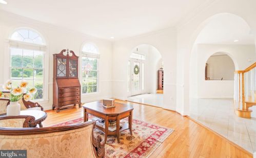 17675 Tobermory Pl, Leesburg VA 20175-7053 exterior