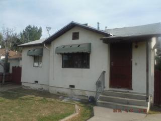 1330 Eureka St, Bakersfield CA  93305-5319 exterior