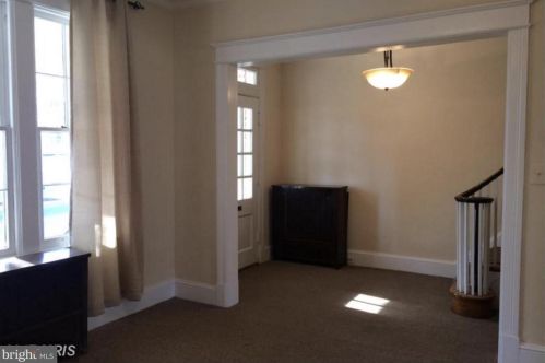 3413 Wisconsin Ave, Washington DC  20016-3008 exterior