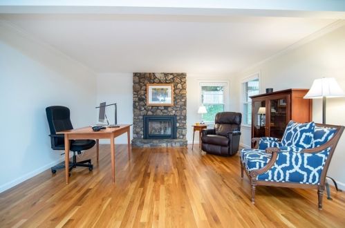 1110 Amostown Rd, West Springfield MA 01089-4309 exterior