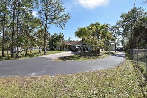 3936 29 Ave, Naples FL 34120-4496 exterior