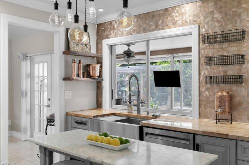 4584 Chippendale Dr, Naples FL 34112-5259 exterior