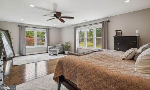 8819 Victory Ln, Rockville MD 20854-3643 exterior