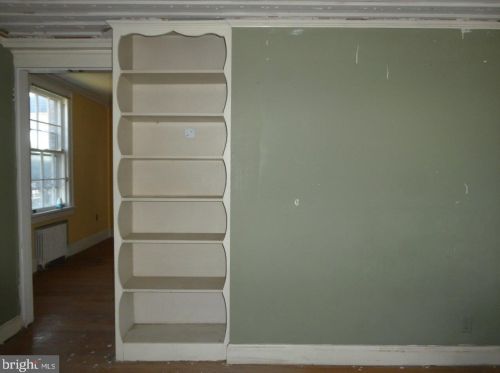 10408 New Hampshire Ave, Silver Spring MD 20905-3918 exterior