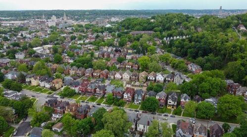 5420 Avondale Pl, Pittsburgh PA 15206-1402 exterior