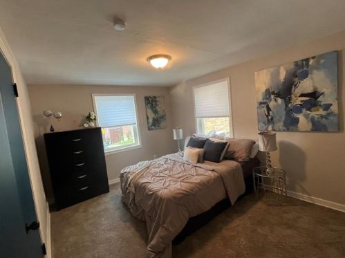 2066 Pioneer Ave, Pittsburgh PA 15226-1345 exterior