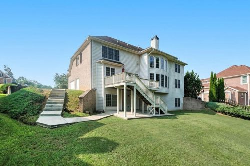 5239 Barrington Trce Dr, Atlanta GA 30331-9110 exterior