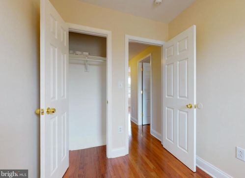 2720 10th St, Philadelphia PA 19133-1511 exterior