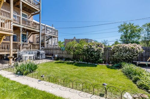 3161 Monroe St, Chicago IL 60624-2545 exterior