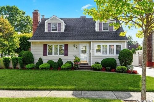 14 Lydia St, Valley Stream NY 11580-2714 exterior