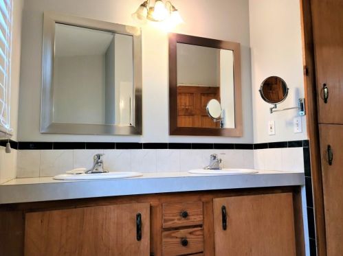 23 Sharon St, Providence RI 02908-4218 exterior