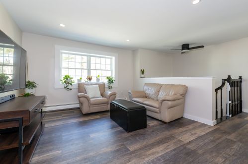 8 Foxglove Ter, Concord NH 03303-3419 exterior