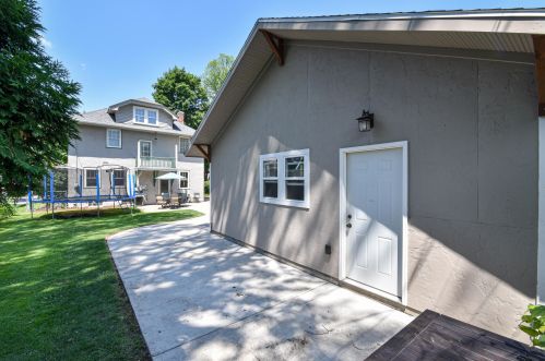 622 67, Milwaukee WI 53213-3953 exterior