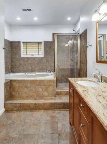 5647 Magnolia Ave, Chicago IL 60660-1908 exterior