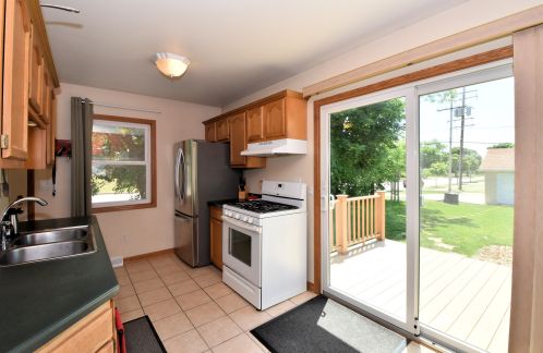 135 Martin Ln, Milwaukee WI 53207-4976 exterior