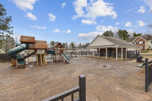 4954 Lower Elm St, Atlanta GA 30349-1688 exterior