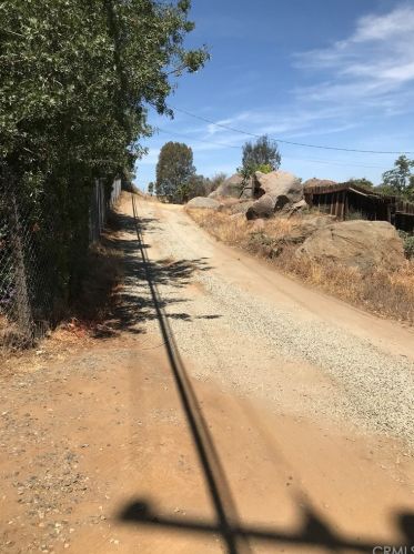 27260 Jarvis St, Perris CA 92570-8677 exterior