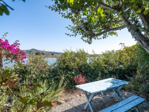 325 Strawberry Dr, Mill Valley CA 94941-2508 exterior