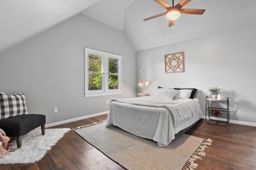 909 Eula Ct, Milwaukee WI  53209-6505 exterior