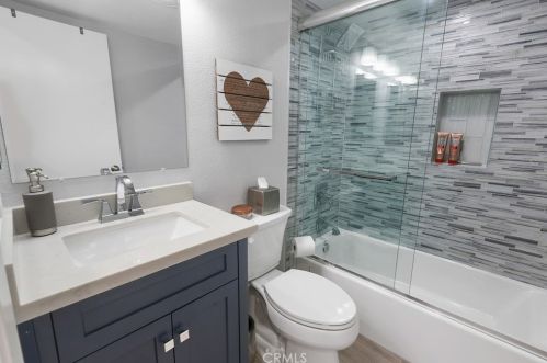 5524 Driftwood St, Oxnard CA  93035-1039 exterior