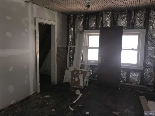 194 Wainwright St, Newark NJ 07112-1226 exterior