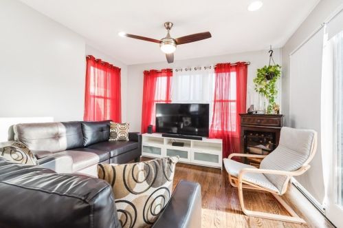 31 Ravenwood St, Springfield MA 01119-2202 exterior