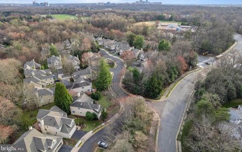 11207 Pavilion Club Ct, Herndon VA exterior