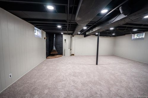 8451 Nightingale St, Dearborn Heights MI  48127-1203 exterior