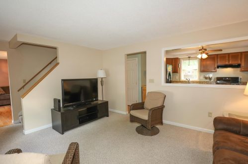 7 Whittaker Cir, Concord NH 03303-1589 exterior