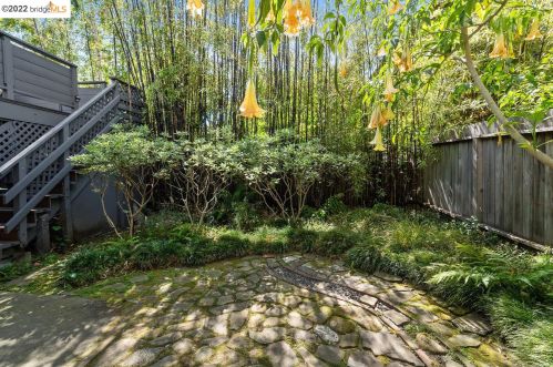 2906 Hillegass Ave, Berkeley CA 94705-2212 exterior