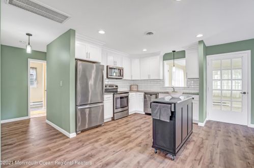 8 Leighton Ln, Lakehurst NJ  08759-6711 exterior