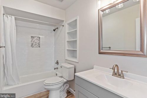 1454 Mclean Mews Ct, Mc Lean VA  22101-3824 exterior