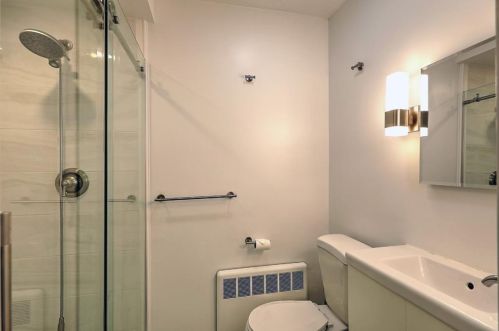 136 9th St, Providence RI 02906-2931 exterior