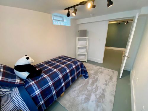 8707 Stuth Ave, Milwaukee WI 53227-3743 exterior