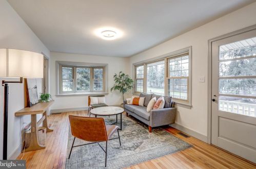 1303 Willow Street Pike, Lancaster PA  17602-4633 exterior