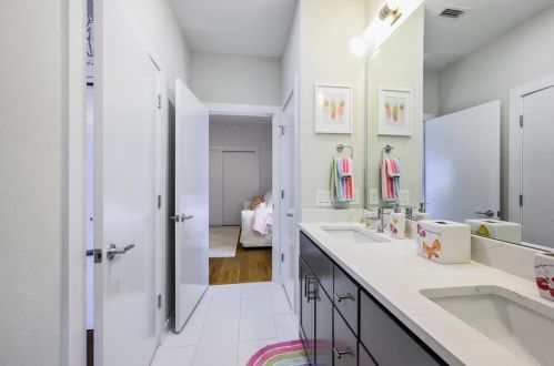 5339 Anita St, Dallas TX 75214-2707 exterior