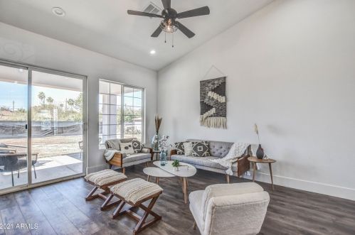 6434 12 St, Phoenix AZ 85086-4804 exterior