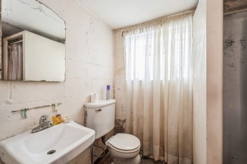 7937 Crandon Ave, Chicago IL 60617-1147 exterior